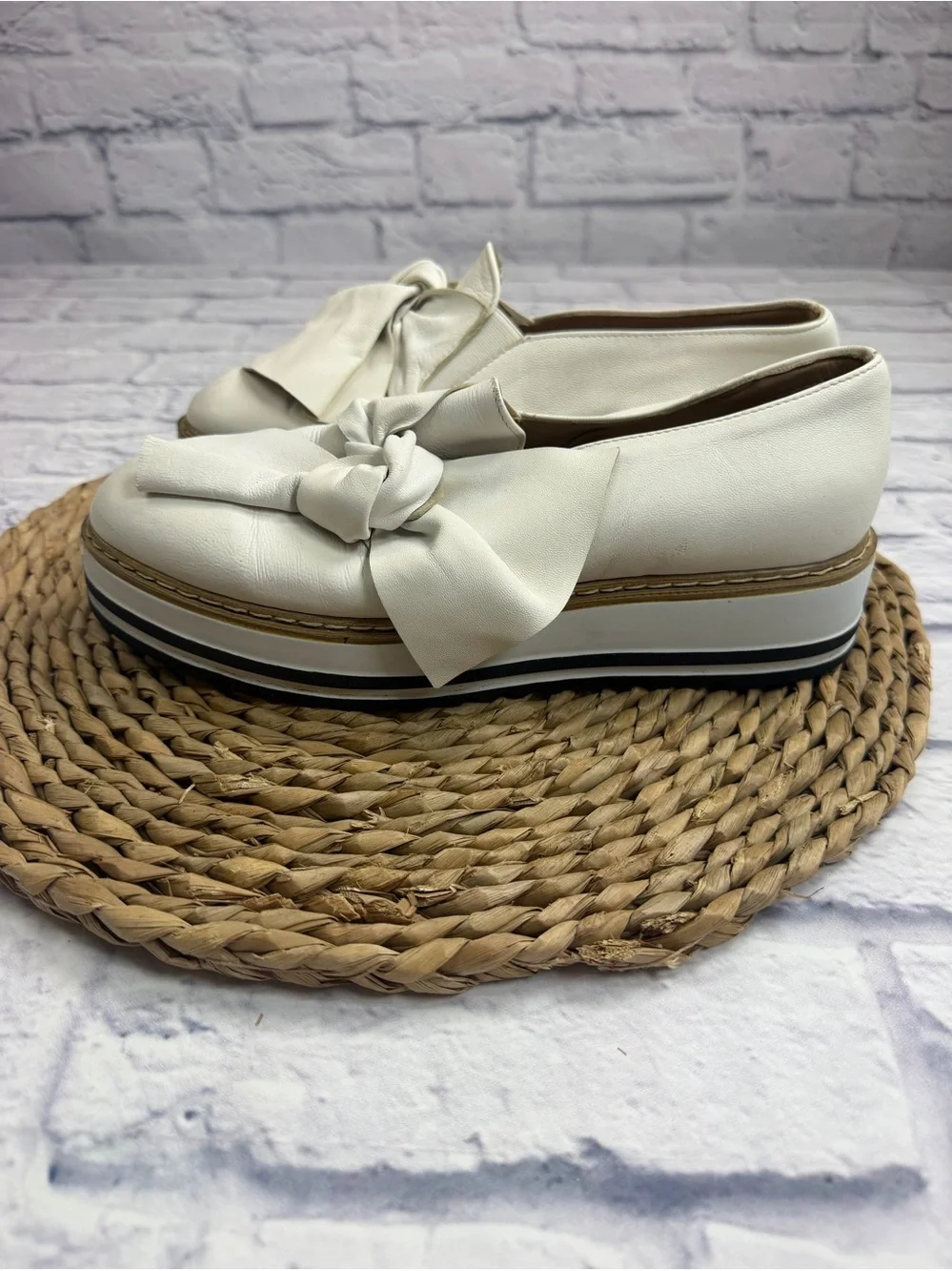Summit by White Mountain Slip-On Leather Loafers. Made in Italy. Size 39/8.5